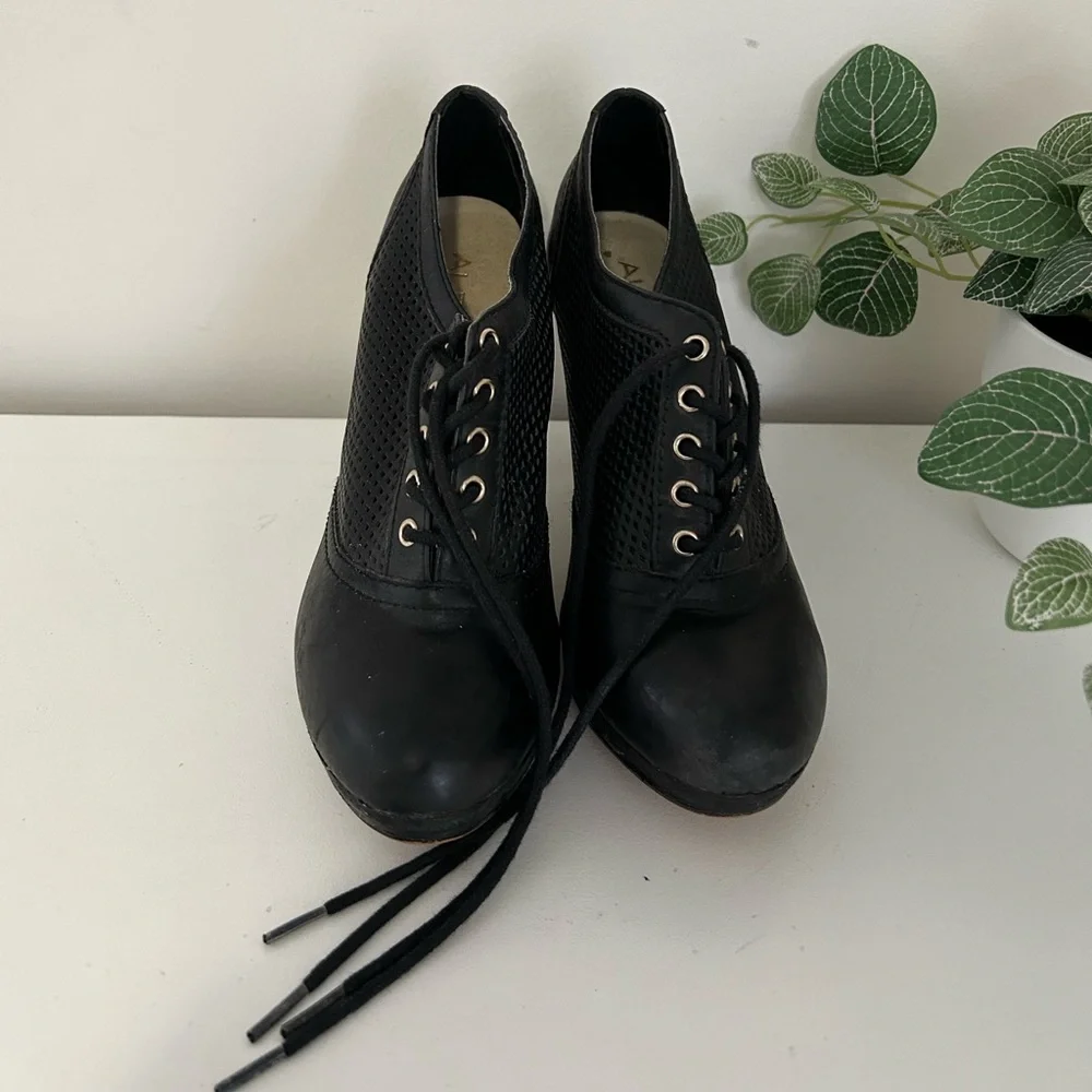 ALDO‎ heels - Picture 3 of 9